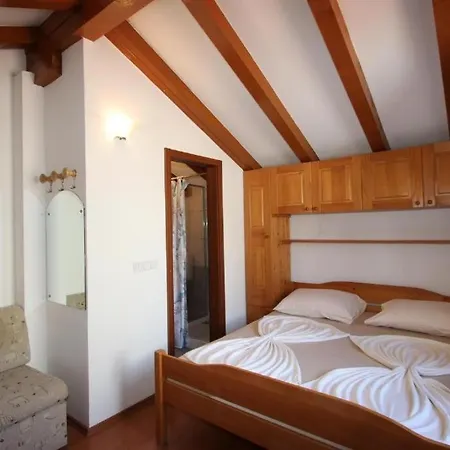 Lovely Studio Apartments Mali Raj Vrsar Exterior photo