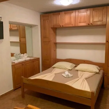 Lovely Studio Apartments Mali Raj Vrsar Exterior photo