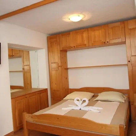 Lovely Studio Apartments Mali Raj Vrsar Exterior photo