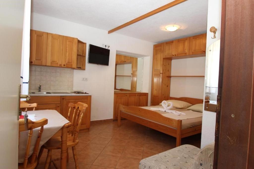 Holiday home Lovely Mali Raj *